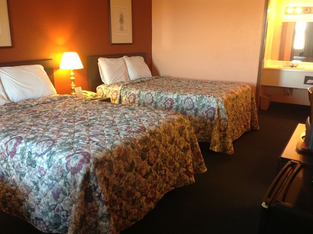 Travelers Lodge Beatrice 部屋 写真